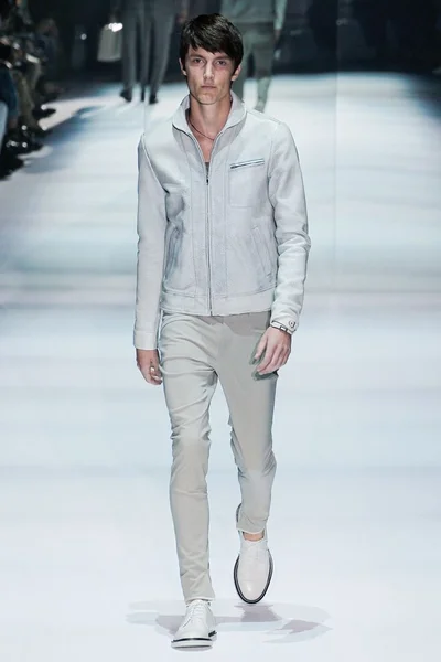 Look 14